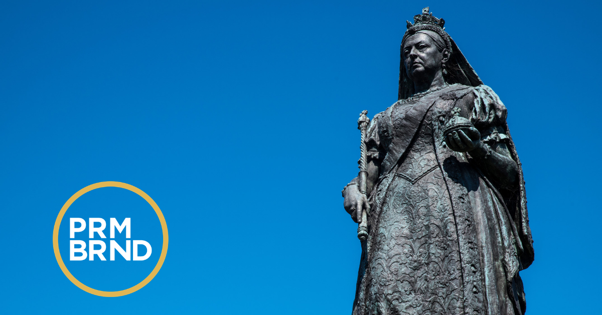 Miért öltözik úgy az angol királynő, ahogyan?